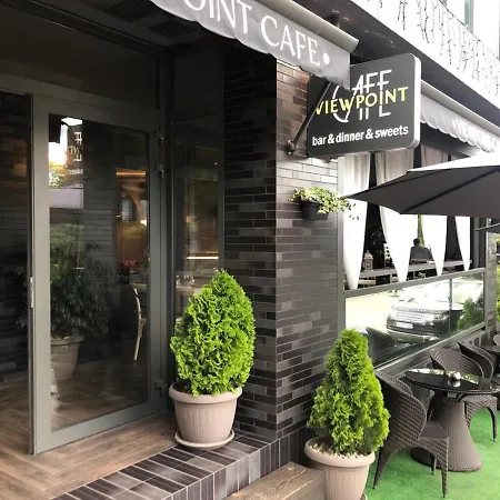 Seasons Design - Free Parking