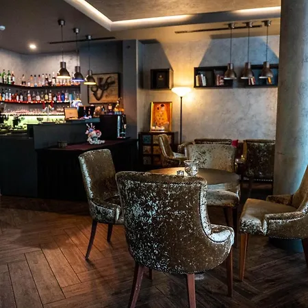 Seasons Design - Free Parking 5* Sófia