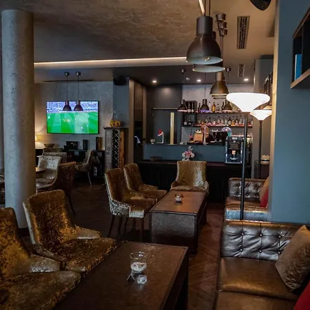 Seasons Design - Free Parking Hotel Sófia