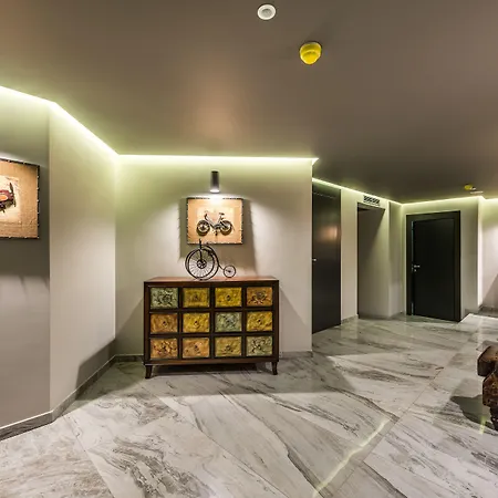 Seasons Design - Free Parking Sófia