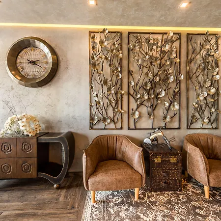 Seasons Design - Free Parking Sófia