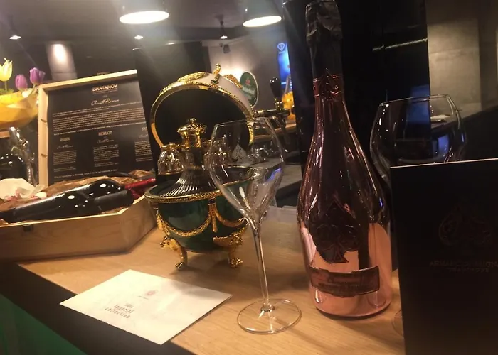 Seasons Design - Free Parking Hotel 5*