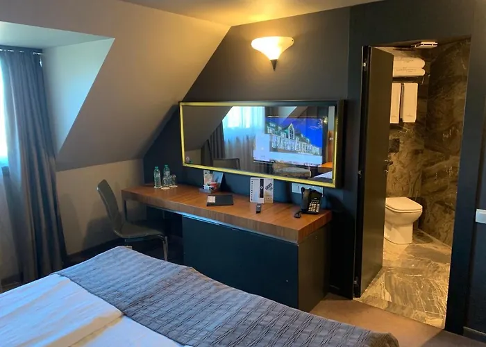 Seasons Design - Free Parking 5* Sofia