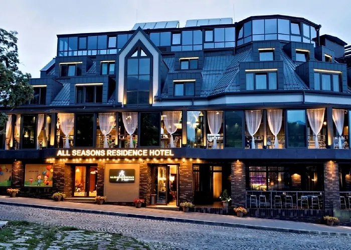 Seasons Design - Free Parking Hotel