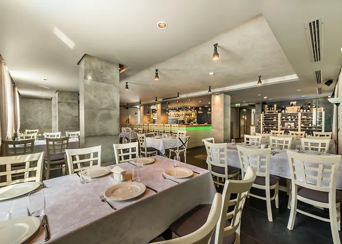 Seasons Design - Free Parking Sofia