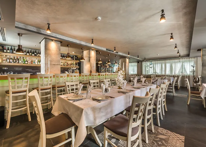 Seasons Design - Free Parking Hotel Sofia