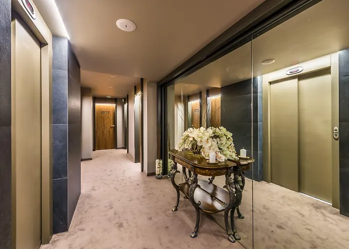 Seasons Design - Free Parking Hotel Sofia