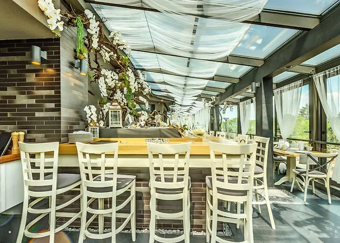 Seasons Design - Free Parking 5* Sofia