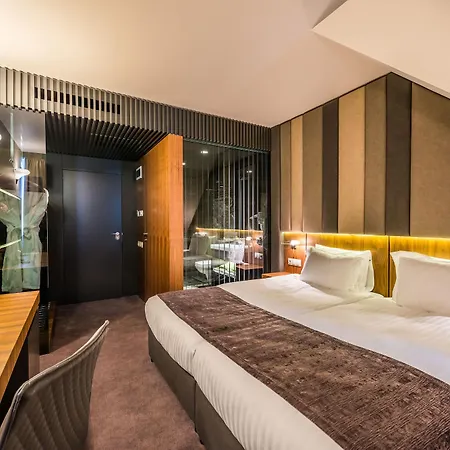 Seasons Design - Free Parking Hotel 5*
