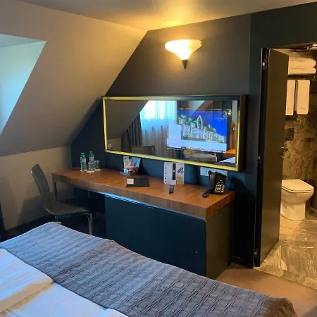 Seasons Design - Free Parking 5* Sofia