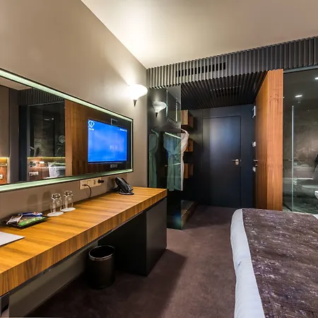 Hotel Seasons Design - Free Parking 5*