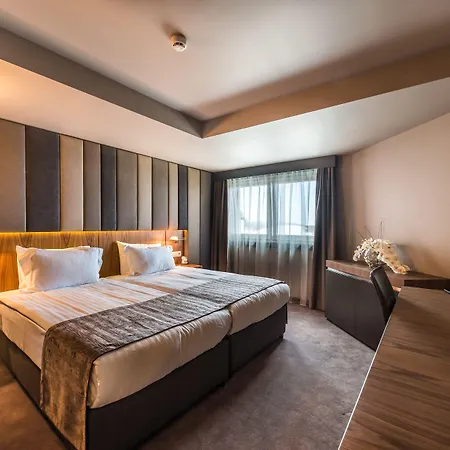 Seasons Design - Free Parking Sofia