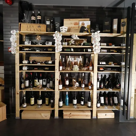 Seasons Design - Free Parking סופיה