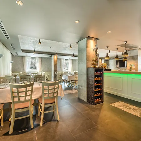 Hotel Seasons Design - Free Parking