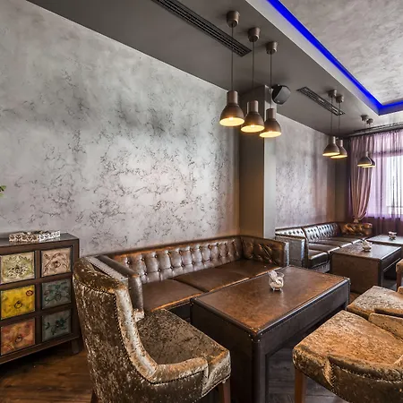 Seasons Design - Free Parking 5*