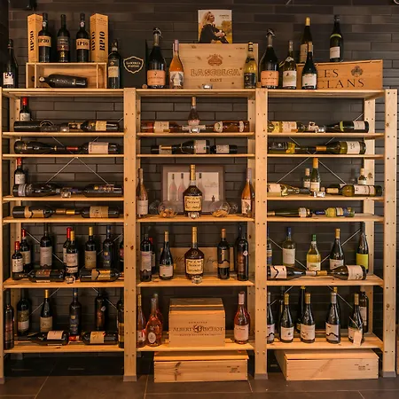 Seasons Design - Free Parking 호텔 5*