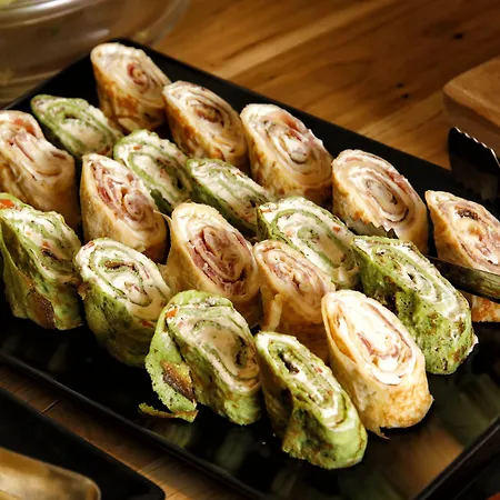 Seasons Design - Free Parking