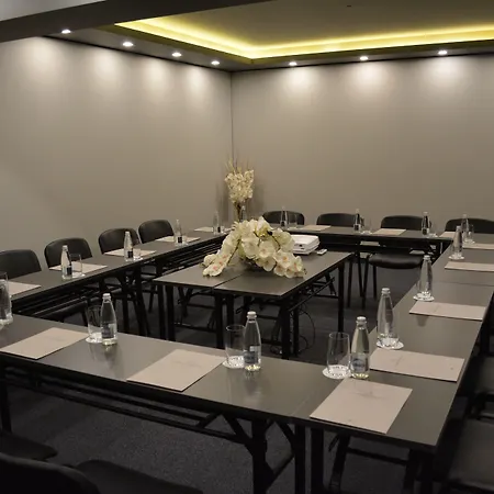 Seasons Design - Free Parking סופיה