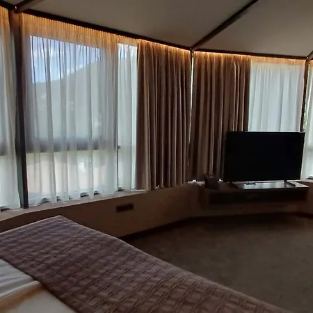Hotel Seasons Design - Free Parking 5*