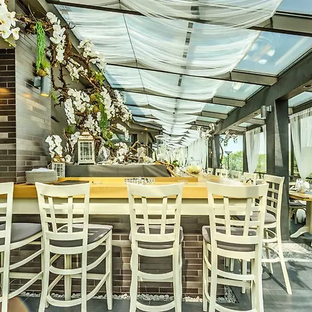 Seasons Design - Free Parking 5* Sofia