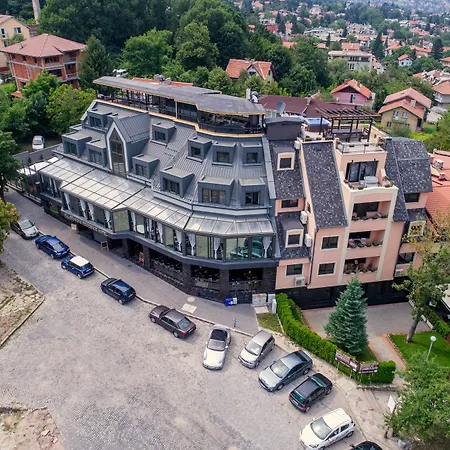 Отель Seasons Design - Free Parking 5*