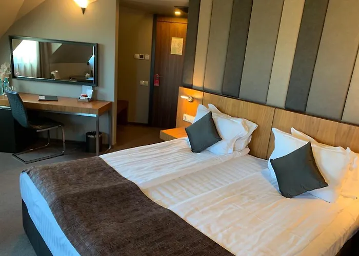 Seasons Design - Free Parking Hotel 5*