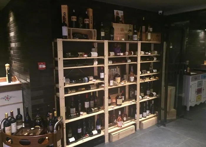 Seasons Design - Free Parking 5* Sofia