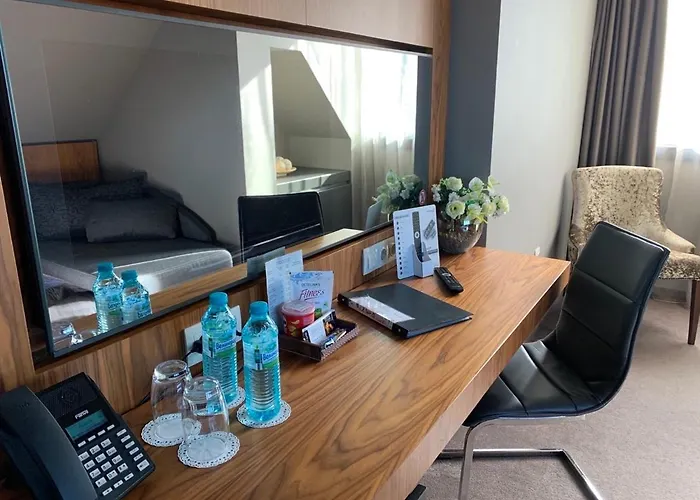 Seasons Design - Free Parking Hotel Sofia