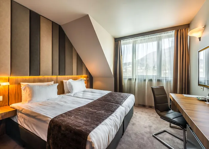 Hotel Seasons Design - Free Parking