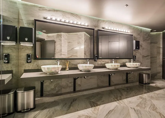 Seasons Design - Free Parking Sofía