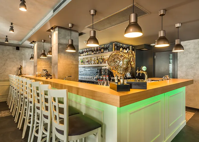 Seasons Design - Free Parking Sofía