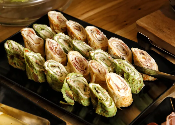 Seasons Design - Free Parking