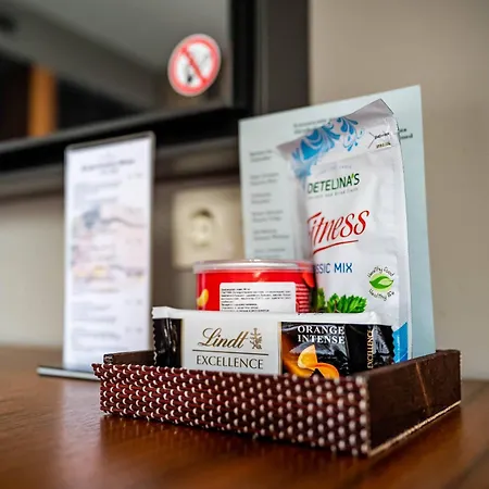 Seasons Design - Free Parking Hotel