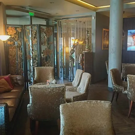 Seasons Design - Free Parking Hotel Sofie