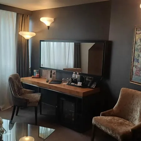 Seasons Design - Free Parking Hotel 5*