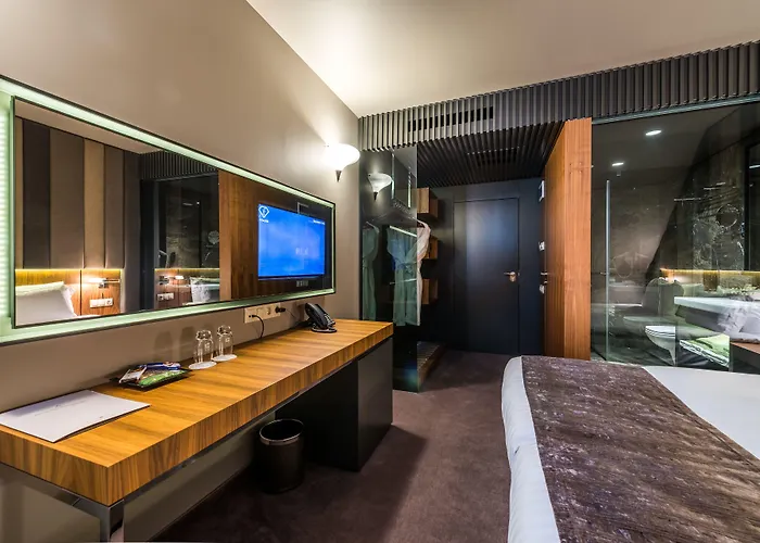 Отель Seasons Design - Free Parking 5*