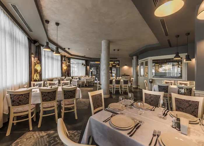 Отель Seasons Design - Free Parking 5*