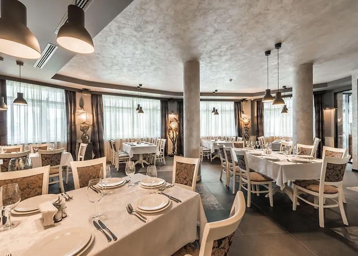 Отель Seasons Design - Free Parking 5*