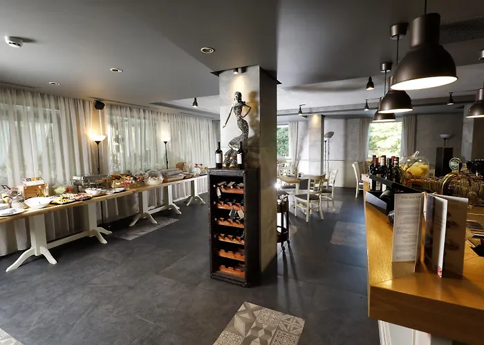 Отель Seasons Design - Free Parking 5*