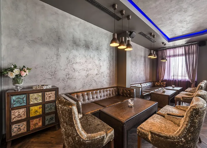 Seasons Design - Free Parking 5*