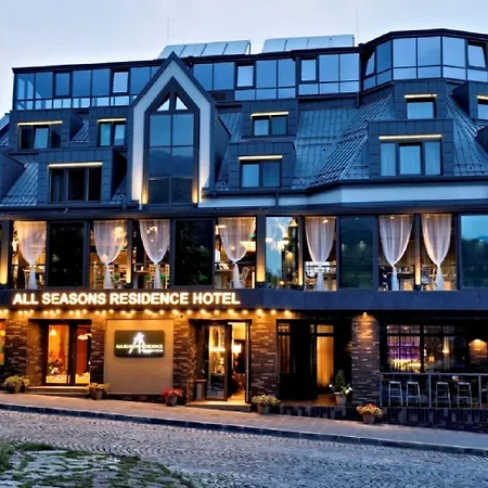 Seasons Design - Free Parking Hotel