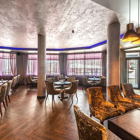 Seasons Design - Free Parking 5*